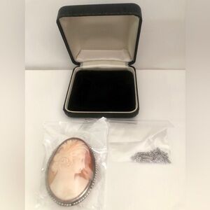 Ladies Genuine Cameo Pendant With Sterling Silver Chain